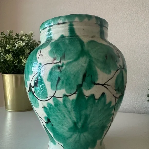 Rare 1963 Vintage Ceramic Vase made by a local artist in Mexico. - Picture 5 of 7
